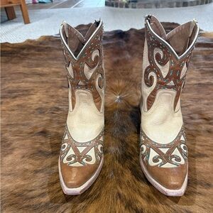 Women’s Ariat Short Boot 11